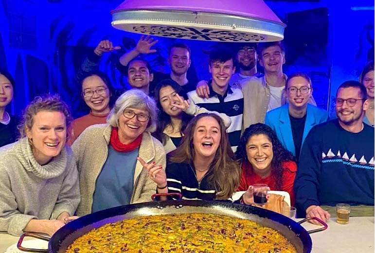 Paella de bienvenida. Cursos de español en Valencia.